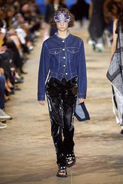Look 14